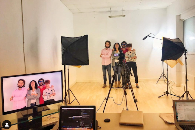 Carlos Lázaro con su equipo