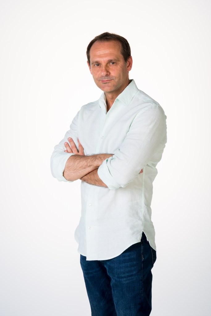 Sebastián Roa | Escritor. Entrevista realizada por Carmen Nikol en www.entrevisttas.com