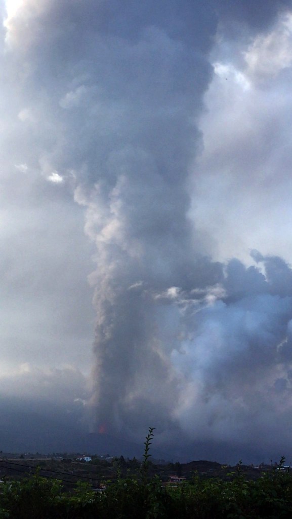 Volcanes, geología y periodismo | Por Enrique Ortega Gironés. En Entrevisttas.com