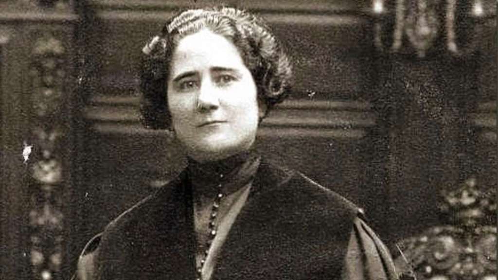 Discurso de Clara Campoamor en defensa del voto femenino | Por Carmen Nikol en Entrevisttas.com